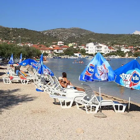 Apartmán By The Sea Vinisce, Trogir - 10008 *