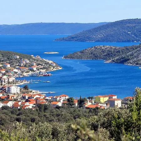 Apartmán By The Sea Vinisce, Trogir - 10008 *