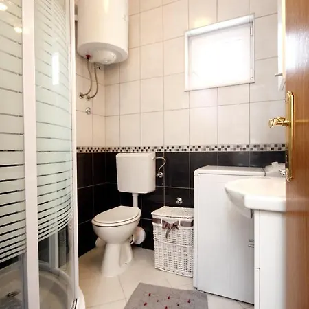Apartmán By The Sea Vinisce, Trogir - 10008 Vinišće